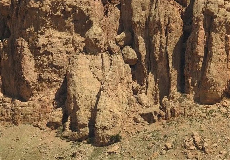 غارت 70ساله از غار هستیجان و تخریب سنگ‌نگاره‌های 30هزار ساله 2