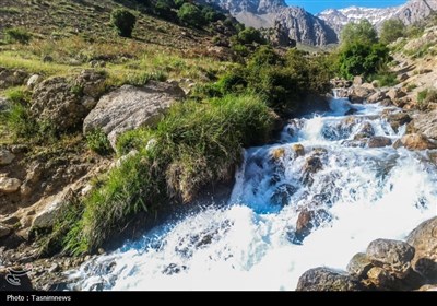 چشمه‌ سحرانگیز و اسطوره‌ای در دامنه‌ کوه دنا