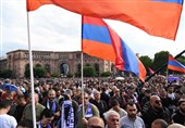 Ermenistan&apos;da Muhaliflerin Sesi Yükseldi