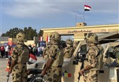 الجیش المصری یعلن استشهاد جندی بعد إطلاق النار على قوات الاحتلال فی معبر رفح