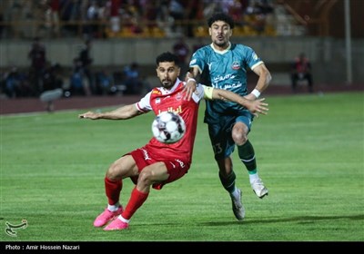 دیدار تیم های فوتبال شمس آذر قزوین و پرسپولیس