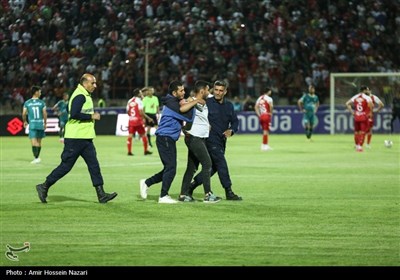 دیدار تیم های فوتبال شمس آذر قزوین و پرسپولیس