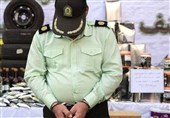 دستگیری 2 مأمورنمای اخاذ در پنجتن مشهد