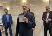 علی لاریجانی وارد ستاد انتخابات شد