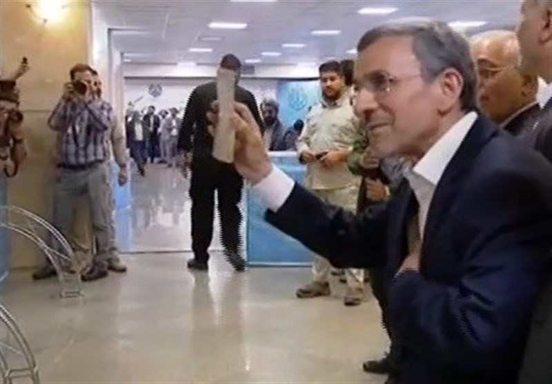 چرا احمدی‌نژاد علی‌رغم علم به ردصلاحیت قطعی ثبت‌نام کرد؟