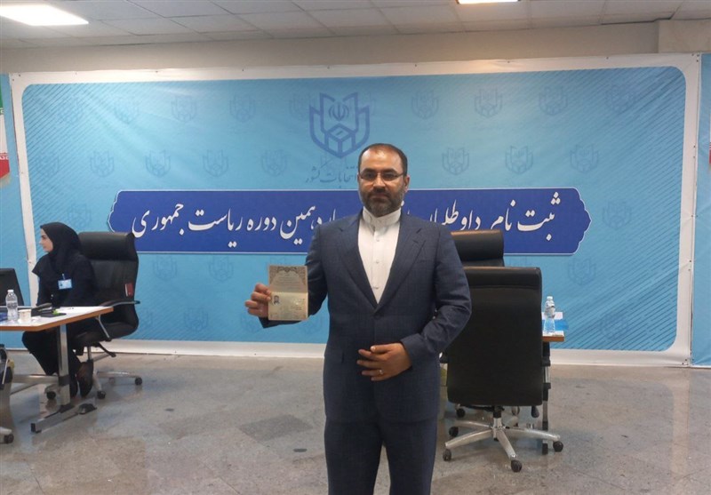 مجتبی محفوظی در انتخابات ثبت نام کرد