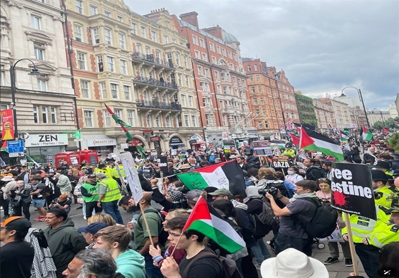 مئات الآلاف فی لندن یطالبون بوقف العدوان الإسرائیلی على غزة