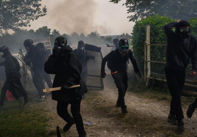 Five Hurt As Police, Activists, Clash at French Motorway Protest