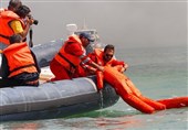 نجات جان 4 صیاد در منطقه دریایی تنب بزرگ و کوچک