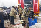 آتش‌سوزی انبار لاستیک در شهریار + تصاویر