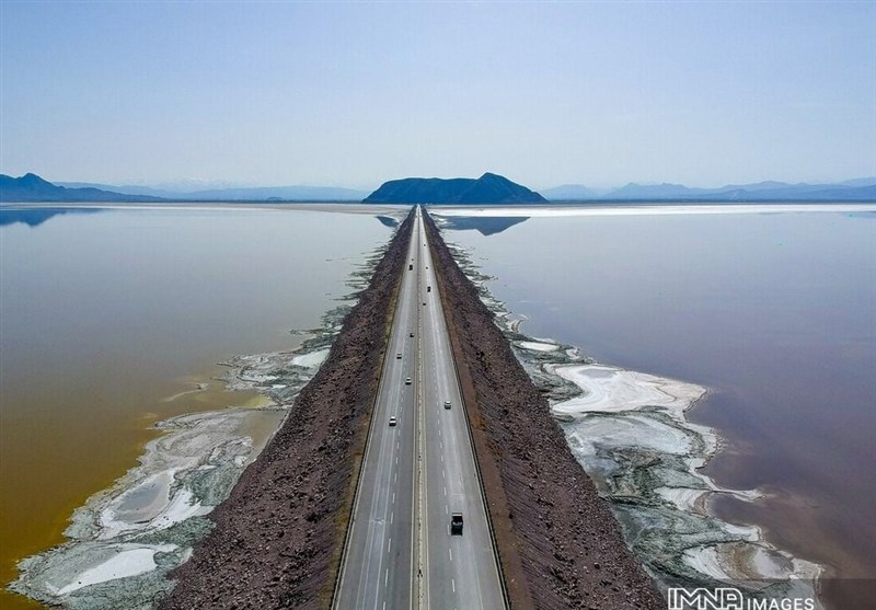 سلاجقه: ادعای کاهش تراز دریاچه ارومیه کذب است + فیلم
