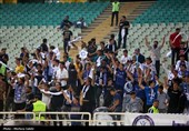 دیدار تیم های فوتبال سپاهان و گل گهر