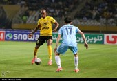 دیدار تیم های فوتبال سپاهان و گل گهر