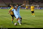 دیدار تیم های فوتبال سپاهان و گل گهر