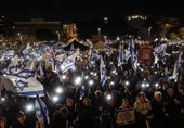 İsrail Rejimi ‘Öfke Haftasıyla’ Çalkalanıyor; On binlerce Protestocu Knesset Önünde Toplandı
