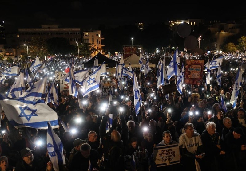 İsrail Rejimi ‘Öfke Haftasıyla’ Çalkalanıyor; On binlerce Protestocu Knesset Önünde Toplandı