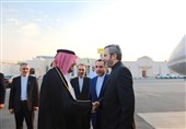 وزیر الخارجیة بالوکالة یصل الى الدوحة
