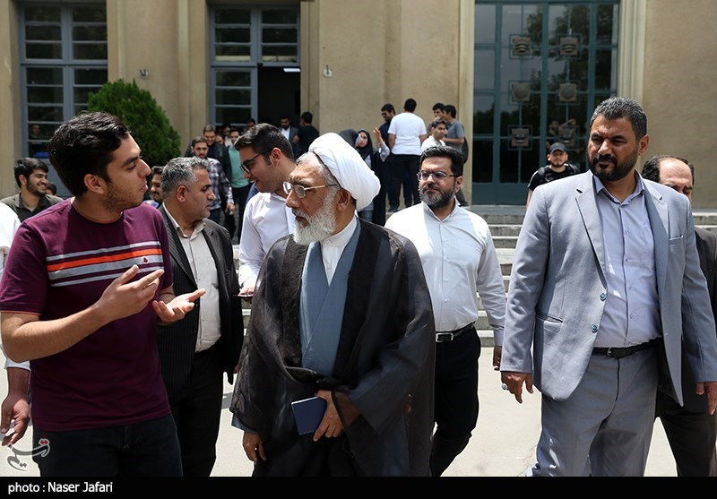 سخنرانی انتخاباتی مصطفی پورمحمدی در دانشگاه تهران- عکس خبری  ...