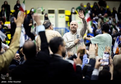 اجتماع هواداران محمدباقر قالیباف در ورزشگاه شهید شیرودی