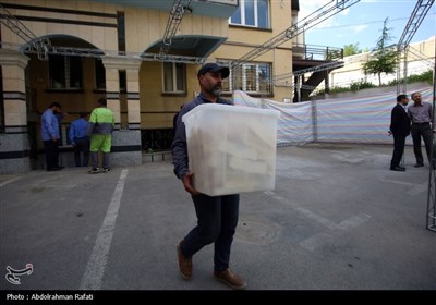 انتقال و آماده سازی صندوق های رای در همدان