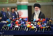 الإمام الخامنئي يدلي بصوته في الانتخابات الرئاسية الإيرانية