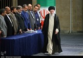 الإمام الخامنئي يدلي بصوته في الانتخابات الرئاسية الإيرانية