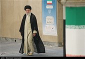 الإمام الخامنئي يدلي بصوته في الانتخابات الرئاسية الإيرانية