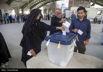 مردم کرمانشاه برای انتخاب رئیس‌جمهور به صف شدند