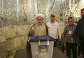 مردم ایران مقاوم پای کار دین و انقلاب ایستاده‌اند