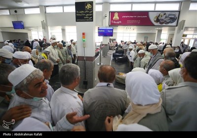 بازگشت حجاج بیت الله الحرام به فرودگاه همدان