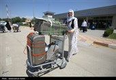 بازگشت حجاج بیت الله الحرام به فرودگاه همدان