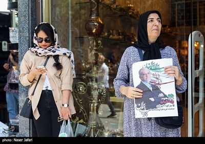 المرشح مسعود بزشكيان يزور سوق شوش في العاصمة طهران
