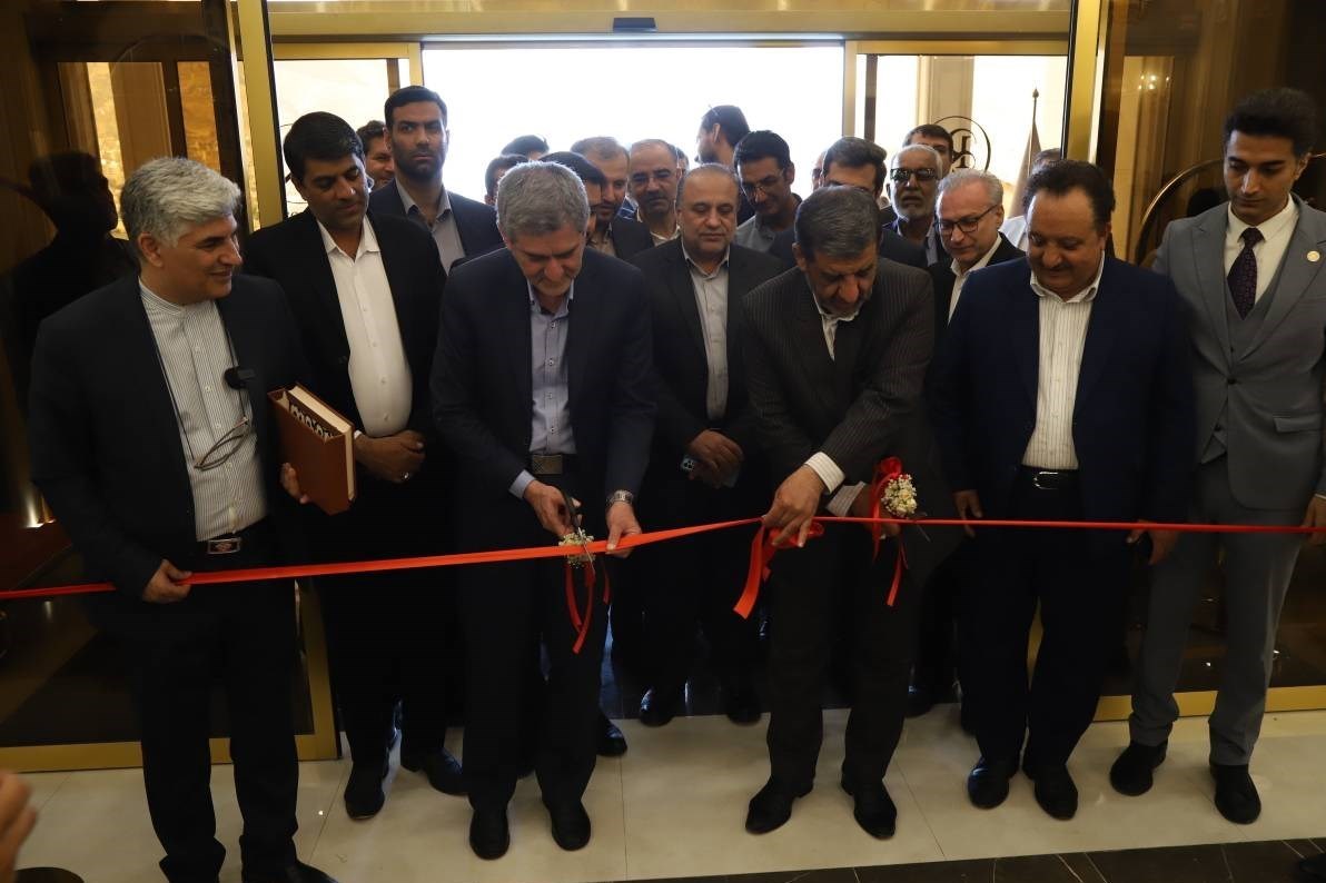 افتتاح یک هتل پنج ستاره با حضور وزیر میراث فرهنگی در شیراز