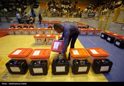 انتقال صندوقهای رای به شعب اخذ رای در همدان