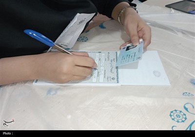 صندوق رای‌گیری استان بوشهر در خلیج‌فارس