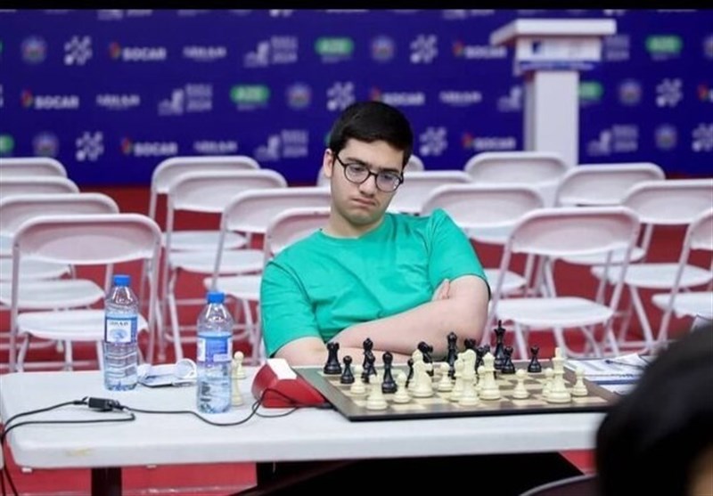 لاعب إیرانی یتوج بلقب بطولة باکو الدولیة للشطرنج