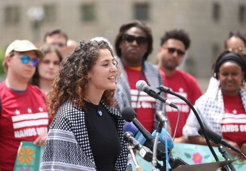 US Student Sings Protest Song in Solidarity with Palestine after Arrest