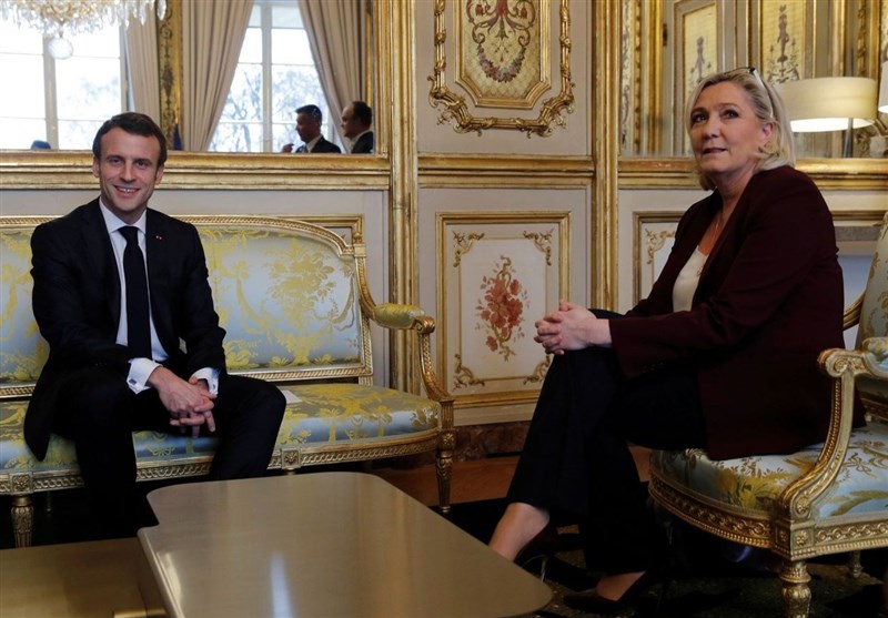 Le Pen Blames Macron for French Government Gridlock