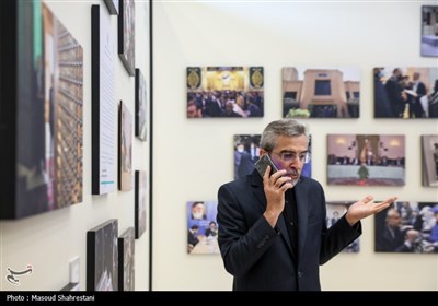 بازدید مخبر از نمایشگاه یک هزار و بیست روز تلاش جهادی