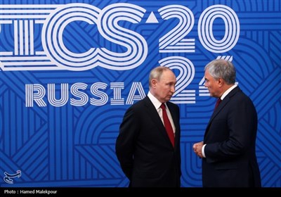قاليباف يلتقي الرئيس الروسي