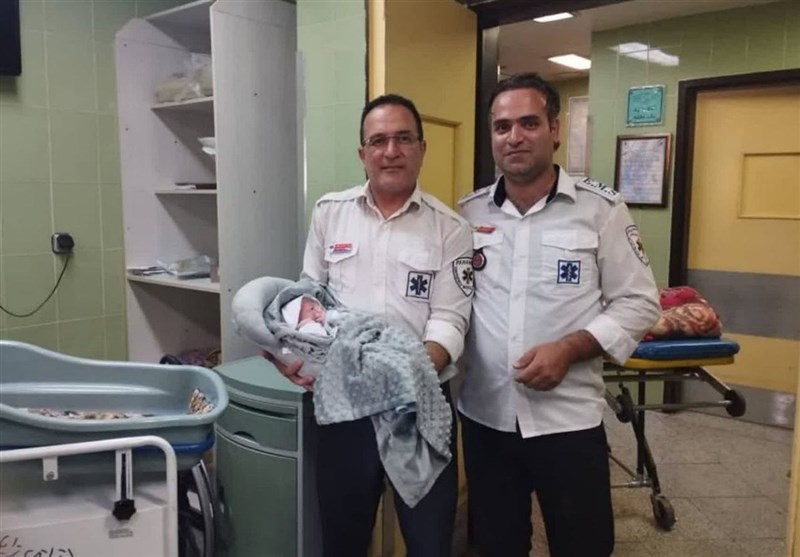 تولد نوزاد در آمبولانس اورژانس شهرستان مرند