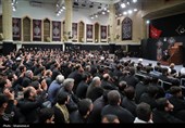 مراسم عزاداری شب تاسوعای حسینی (ع)در حسینیه‌ی امام خمینی(ره)