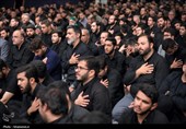 مراسم عزاداری شب تاسوعای حسینی (ع)در حسینیه‌ی امام خمینی(ره)