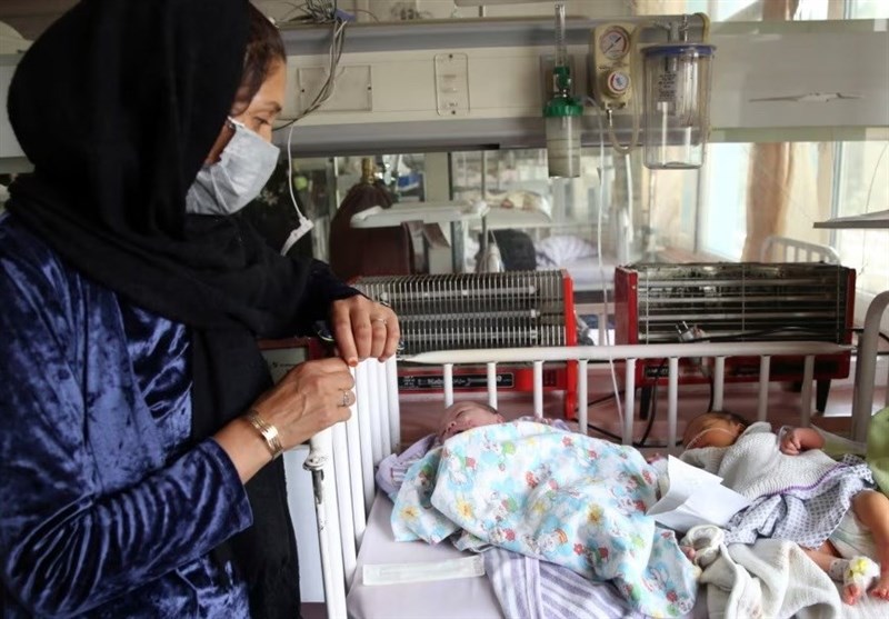یک سوم زنان افغان خارج مراکز بهداشتی زایمان می‌کنند