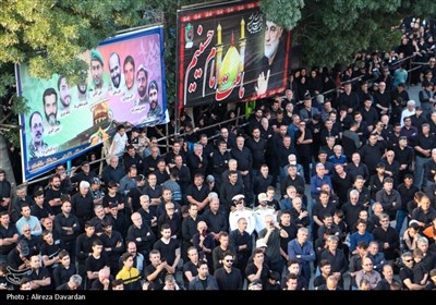 اجتماع عزاداران حسینی در روز عاشورا - اردبیل