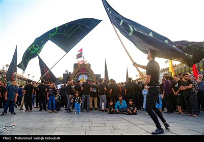 آیین نخل برداری عصر عاشورا در حسینیه شاه ولی شهرستان تفت - یزد