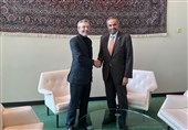 علی باقری یلتقی وزیر الخارجیة الکویتی