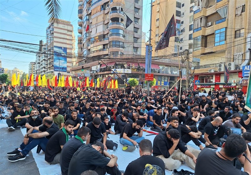 بالصور..حشود کبیرة فی لبنان تشارک فی مراسم استشهاد الامام الحسین (ع)