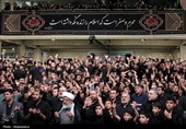 آخرین شب مراسم عزاداری حضرت اباعبدالله الحسین(ع) در حسینیه امام خمینی(ره)