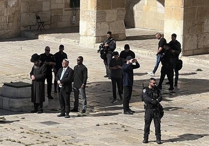 Israeli Extremist Minister Itamar Ben-Gvir Breaks into Al-Aqsa Mosque amid Tensions